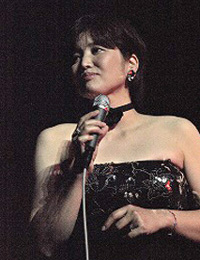 ���~���[�W�b�N�O���[�v�����@�{�[�J���@��΁@��q