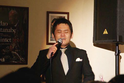 ���~���[�W�b�N�O���[�v�����@�i�W���Y�E�{�[�J���j���q�@��a